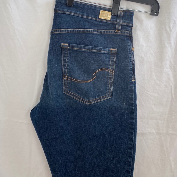 LEVI Signature Shaping Skinny Jeans - Women/Misses - Size: 14 - Picture 7 of 10